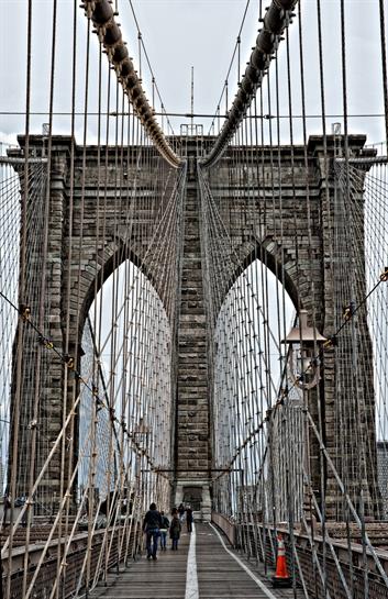A unique photo of the Brooklyn Bridge arch